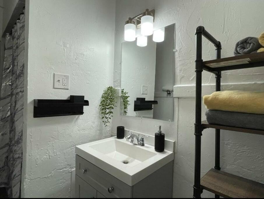 Apartament Lovely 2Br W Office Space - King Bed & Alexa Pittsburgh Zewnętrze zdjęcie